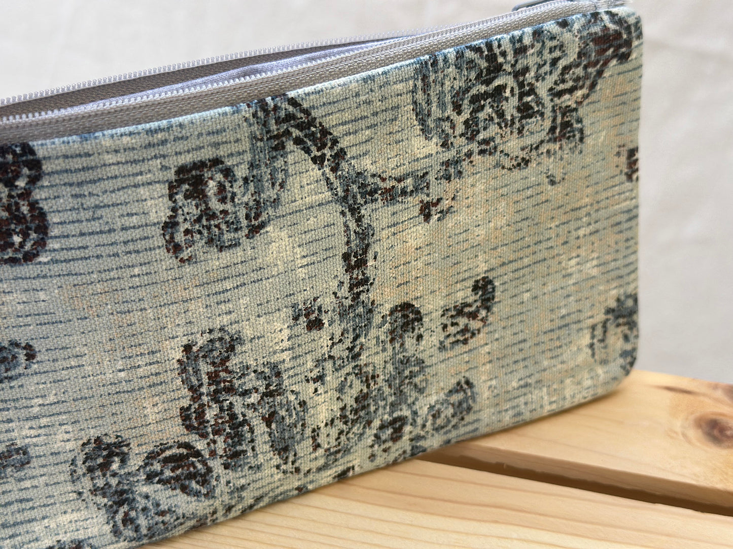 Antique Impressions Slimline Zip Pouch